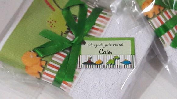 Lembrancinha maternidade dinossauro