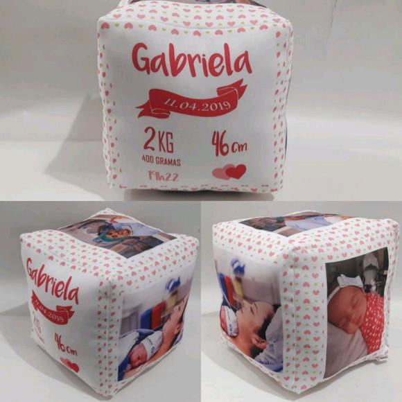 presente recem nascido - Almofada cubo