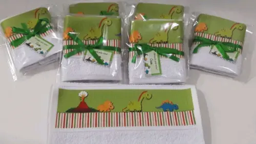 Lembrancinha maternidade dinossauro