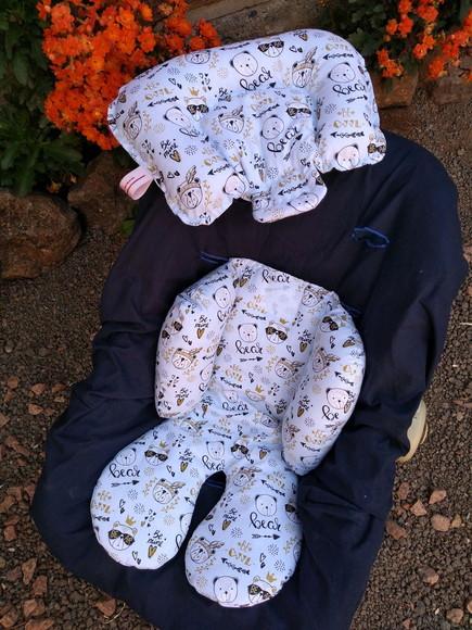 Almofada de bebê conforto.