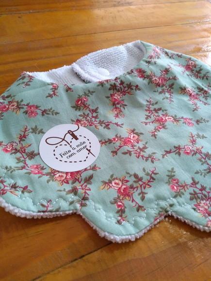 Babador floral.