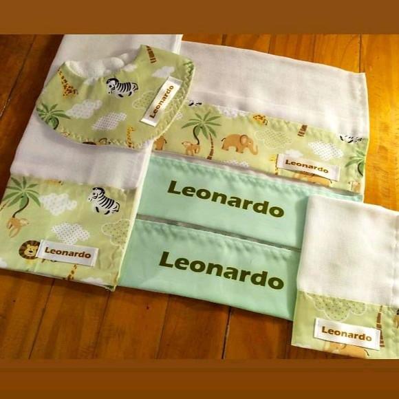 Conjunto Babador Fraldas, Personalizado com Nome.