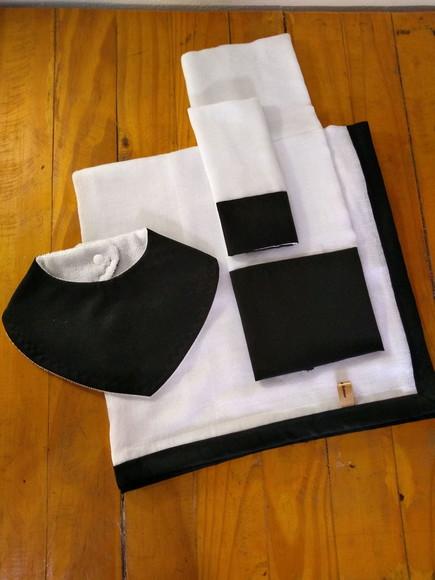 Conjunto de Fraldas de pano.