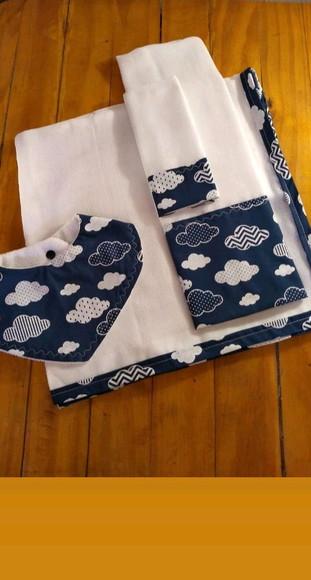 Conjunto de Fraldas de pano.