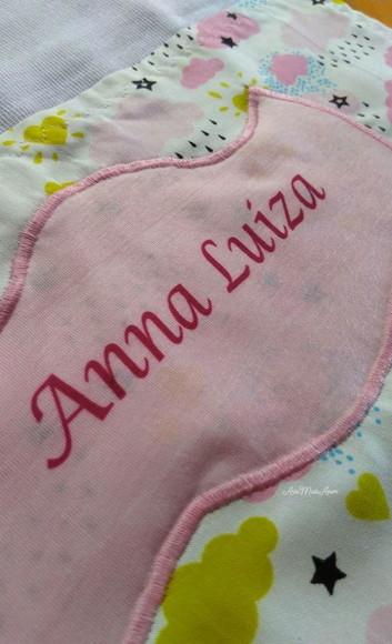 Fralda com nome personalizado.