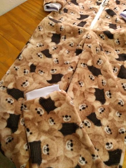 Macacão Pijama em Microsoft. (8 ou 10 anos)