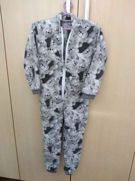 Macacão Pijama em Microsoft. (8 ou 10 anos)