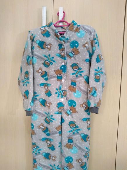 Macacão Pijama em Microsoft. (8 ou 10 anos)
