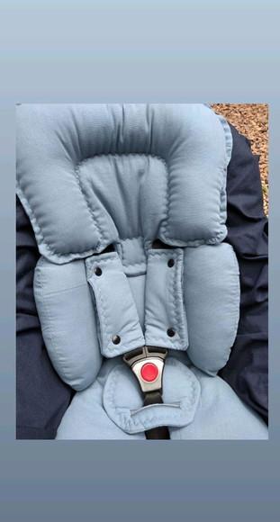 Redutor de Bebê Conforto Almofada com Protetor de Cinto.