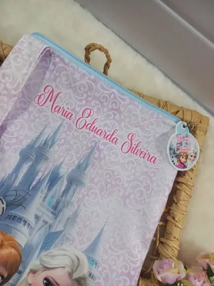 2 x Saquinho Personalizado, Infantil 28x35 1x Estojo Bucal.