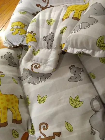 Almofada de bebê conforto.