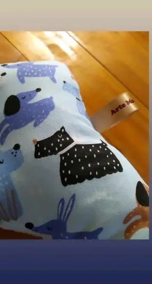 Almofada de pescoço infantil.