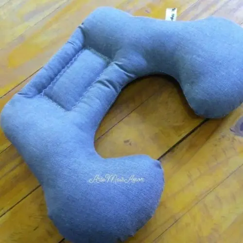 Almofada de pescoço infantil.