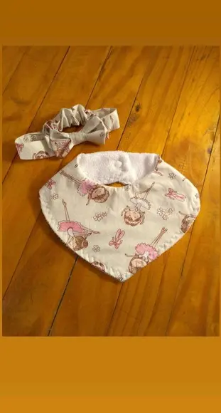 Babador e Laço Infantil.