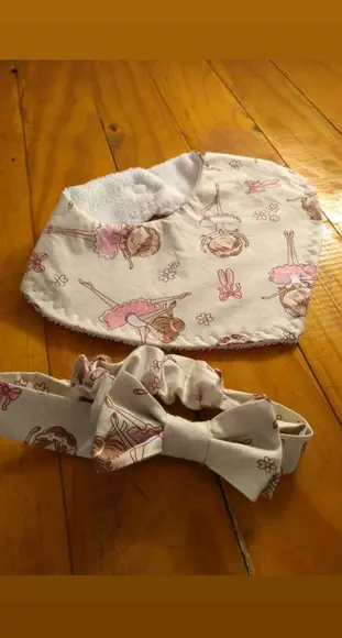 Babador e Laço Infantil.