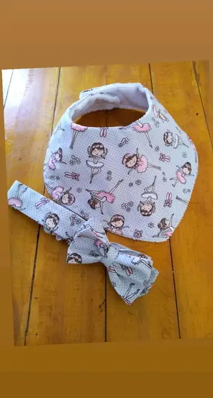 Babador e Laço Infantil.