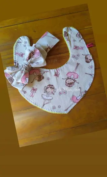 Babador e Laço Infantil.