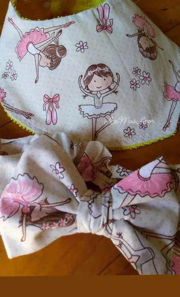 Babador e Laço Infantil.