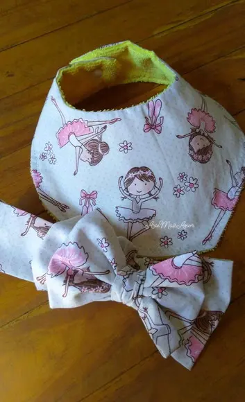 Babador e Laço Infantil.