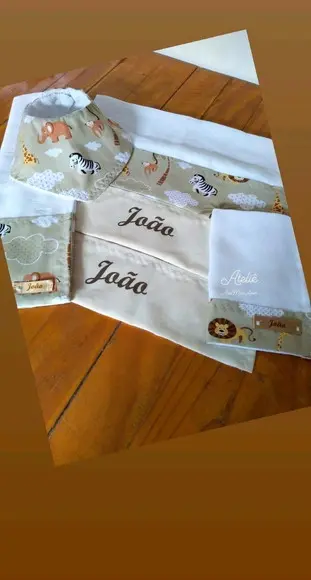 Conjunto Babador Fraldas, Personalizado com Nome.