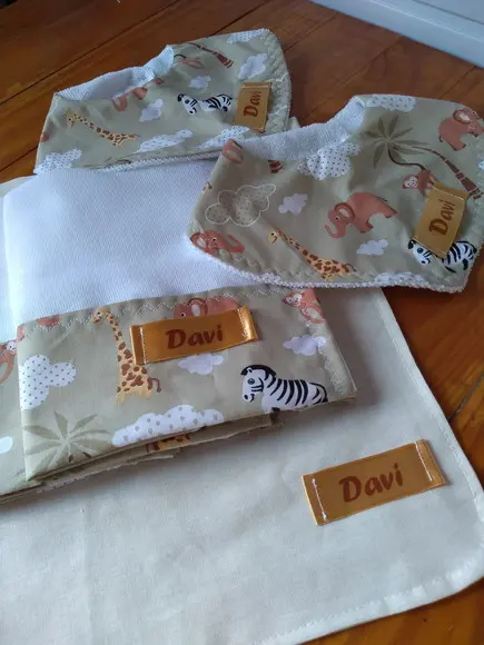 Conjunto de Fraldas de pano personalizado.