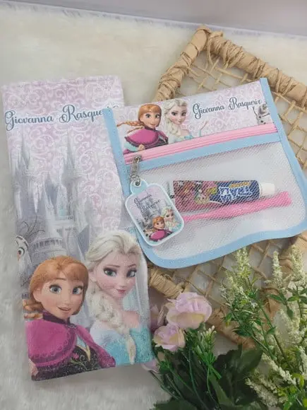 Estojo Higiene Bucal Personalizado com Toalhinha, Frozen