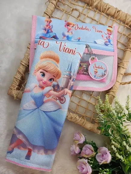 Estojo Higiene Bucal Personalizado, Toalhinha Cinderela