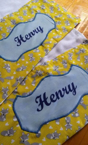Fralda com nome personalizado.