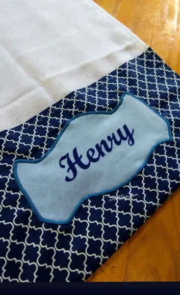 Fralda com nome personalizado.