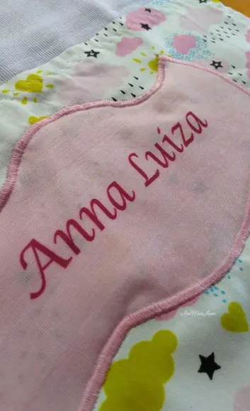 Fralda com nome personalizado.