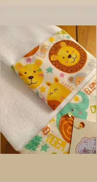 Kit 1 Fralda de Ombro, 1 Fraldinha Boca Bebe 100% Algodão