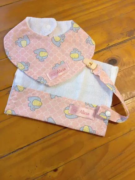 Kit Babador + Fralda de Boca Pequena + Prendedor de chupeta