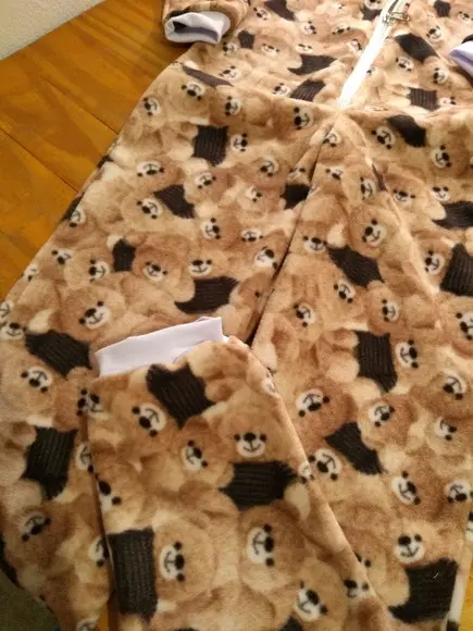Macacão Pijama em Microsoft. (8 ou 10 anos)
