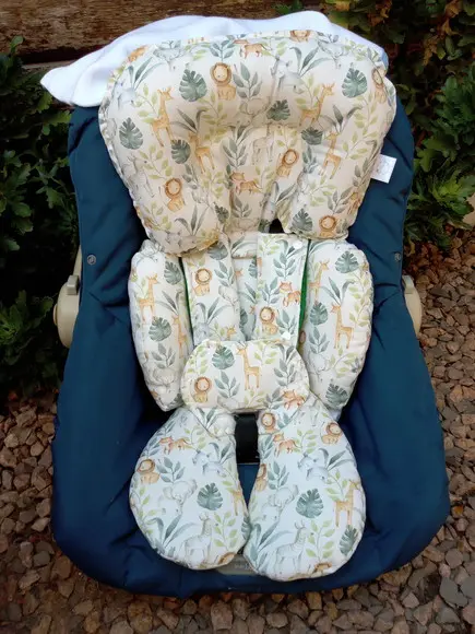 Redutor de Bebê Conforto Almofada com Protetor de Cinto.