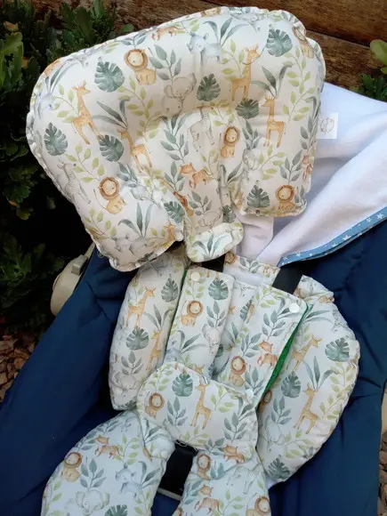 Redutor de Bebê Conforto Almofada com Protetor de Cinto.