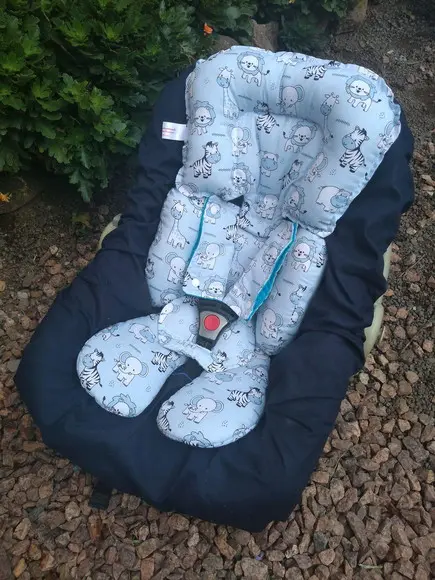 Redutor de Bebê Conforto Almofada com Protetor de Cinto.