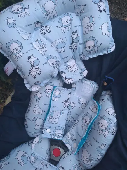 Redutor de Bebê Conforto Almofada com Protetor de Cinto.