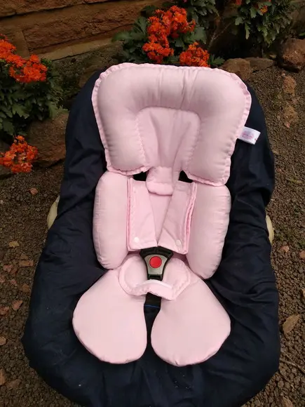 Redutor de Bebê Conforto Almofada com Protetor de Cinto.