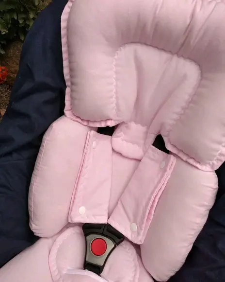Redutor de Bebê Conforto Almofada com Protetor de Cinto.