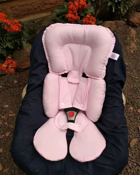 Redutor de Bebê Conforto Almofada com Protetor de Cinto.