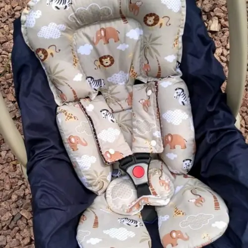 Redutor de Bebê Conforto com Protetor de Cinto.