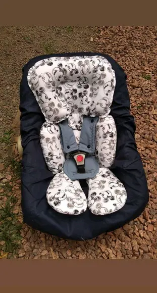 Redutor de Bebê Conforto Mickey.