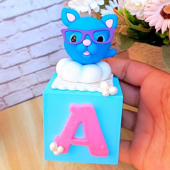 Cubo mdf Decorado com Biscuit Bolofofos Menina