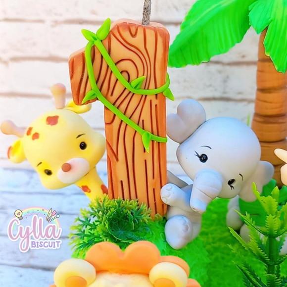 Topo de Bolo Cenário Safari em Biscuit
