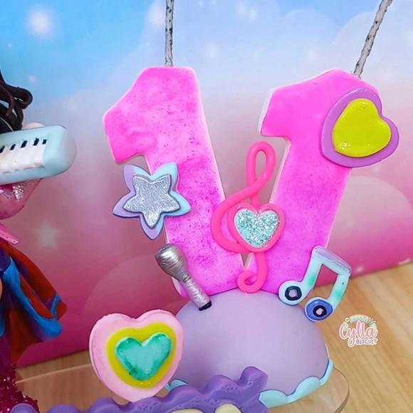 Topo de Bolo Personalizado Kallys Mashup em Biscuit