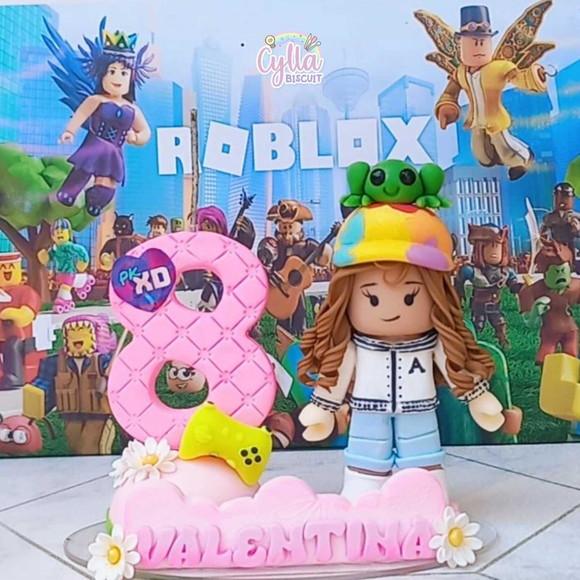 Topo de Bolo Roblox Menina em Biscuit