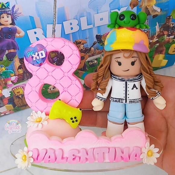 Topo de Bolo Roblox Menina em Biscuit
