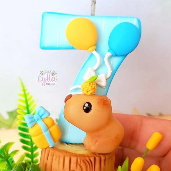 Vela Biscuit Capivara Menino