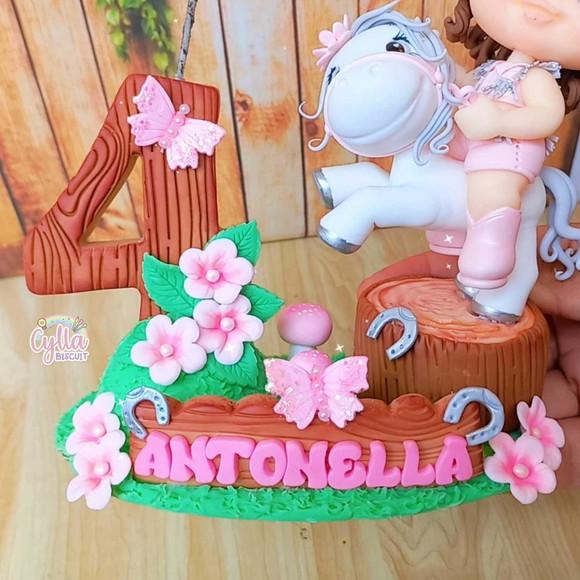 Vela Topo de Bolo Cenário Boiadeira em Biscuit