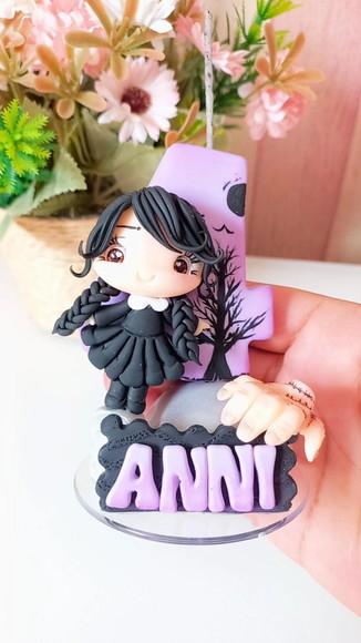 Vela Wandinha em Biscuit